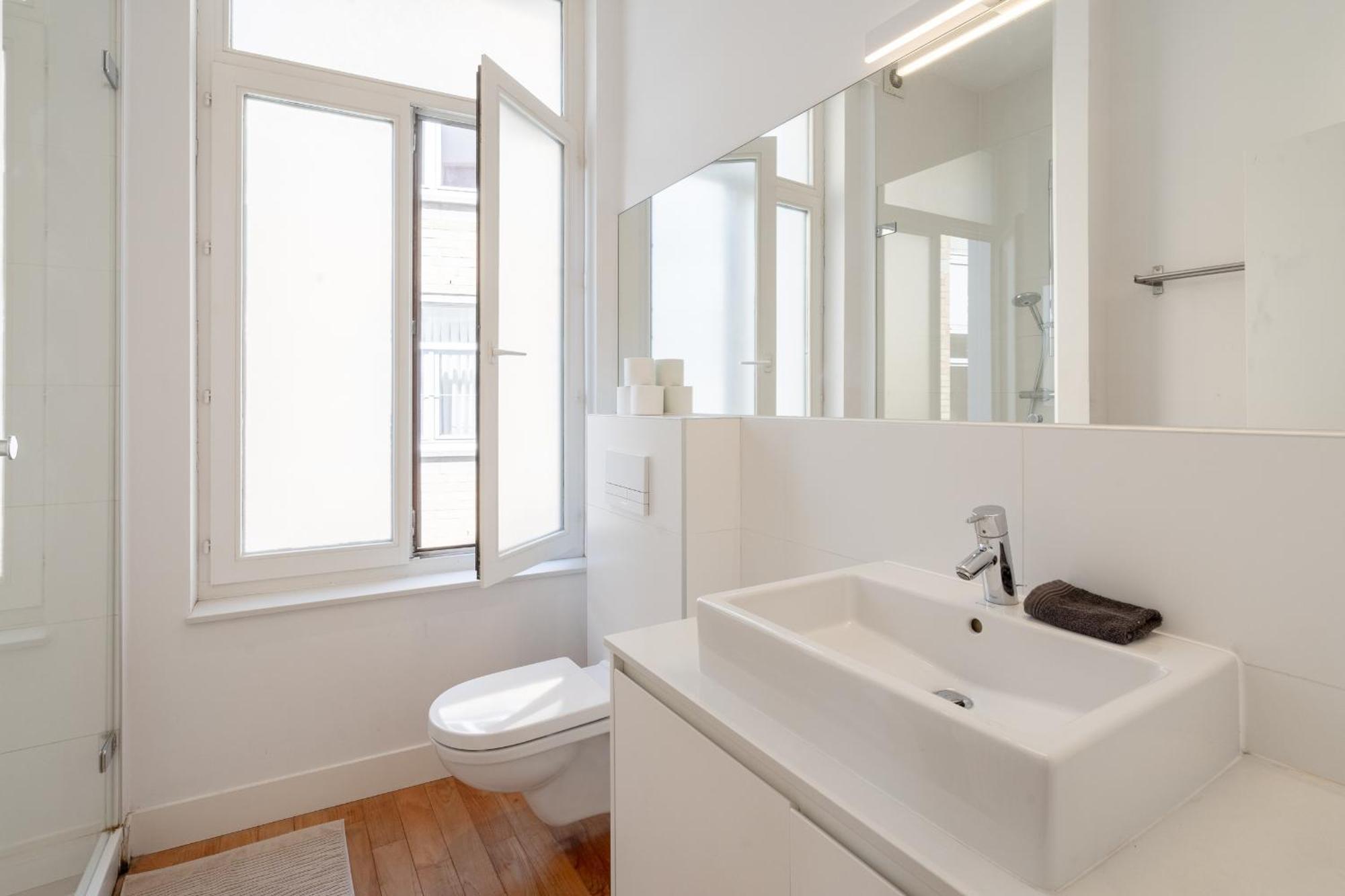 Beautiful Modern Apartment In The Heart Of แอนต์เวิร์ป ภายนอก รูปภาพ